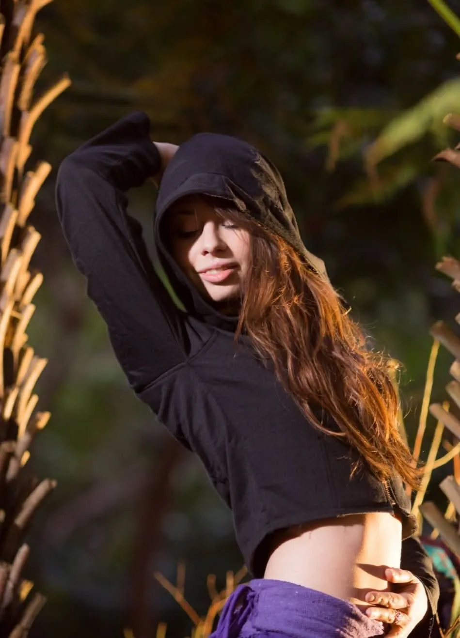 Venus Cropped Sweater - Black